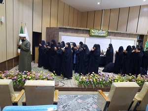 برپایی نماز جماعت در کتابخانه