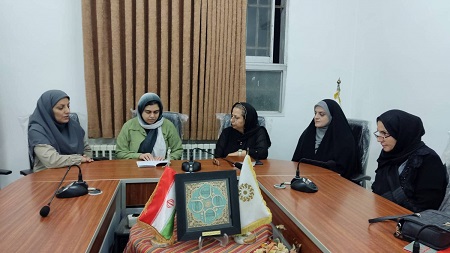 جمع خوانی توسط اعضای کتابخانه